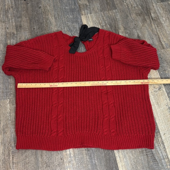 Red Torrid Sweater with Black tie closure in back Red Knit Chunky Cable Size 4 - Picture 9 of 9